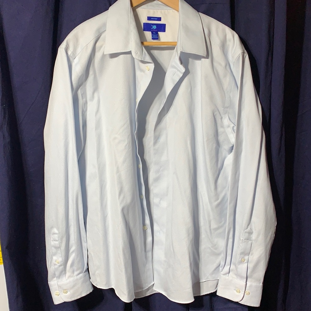 NWOT Egara Button down shirt non-iron
